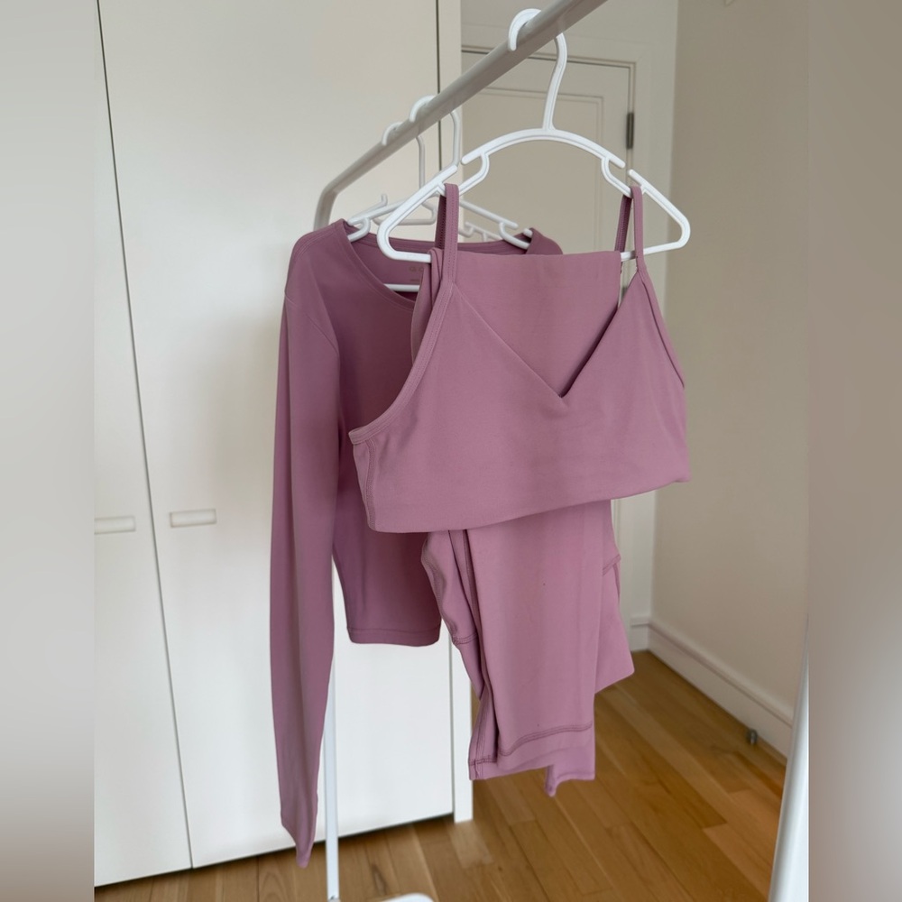 Aritzia Butter  3-Piece active Set in tart pink